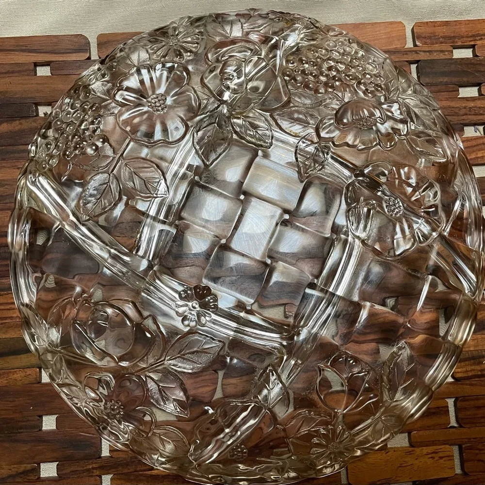 Royal Clear Japan 5 compartments glass floral round plate, size 12” party event